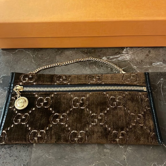 Brand new Gucci pouch - Picture 1 of 7